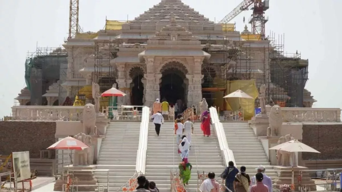 Ayodhya Ram Mandir: वर्षा के दिनों में भी रामलला का निर्बाध दर्शन कर सकेंगे रामभक्त, हो गई व्यवस्था