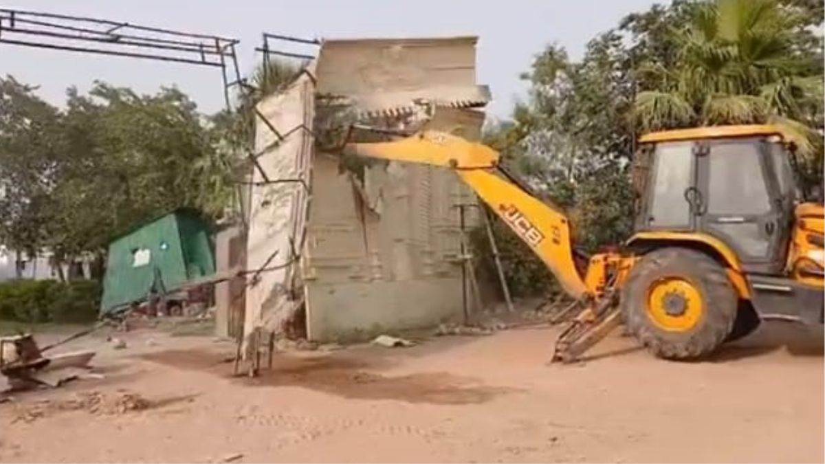 https://www.jagranimages.com/images/newimg/11062025/11_06_2025-delhi_news_4_30_23961651_212143460.jpg