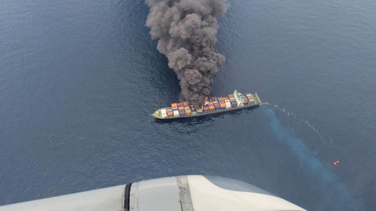 https://www.jagranimages.com/images/newimg/11062025/11_06_2025-indian_navy_3_23961293.jpg