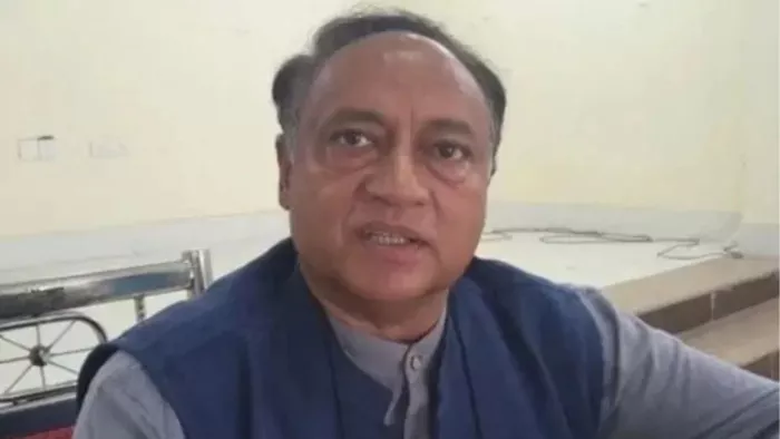 दिग्विजय सिंह के भाई लक्ष्मण सिंह कांग्रेस से बाहर (फोटो-सोशल मीडिया)