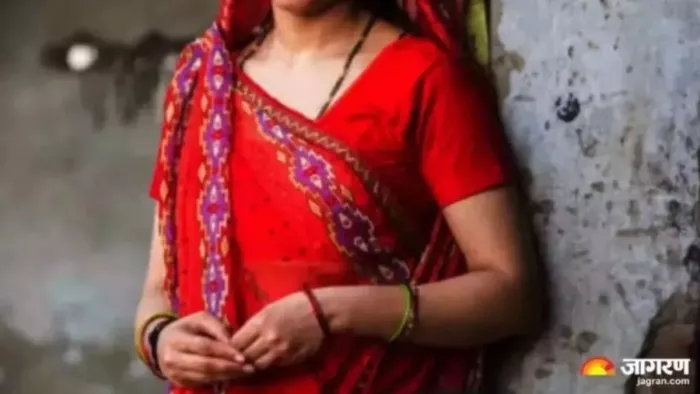 महिला को शादी का दबाव बनाने के आरोप में गिरफ्तार किया गया है।