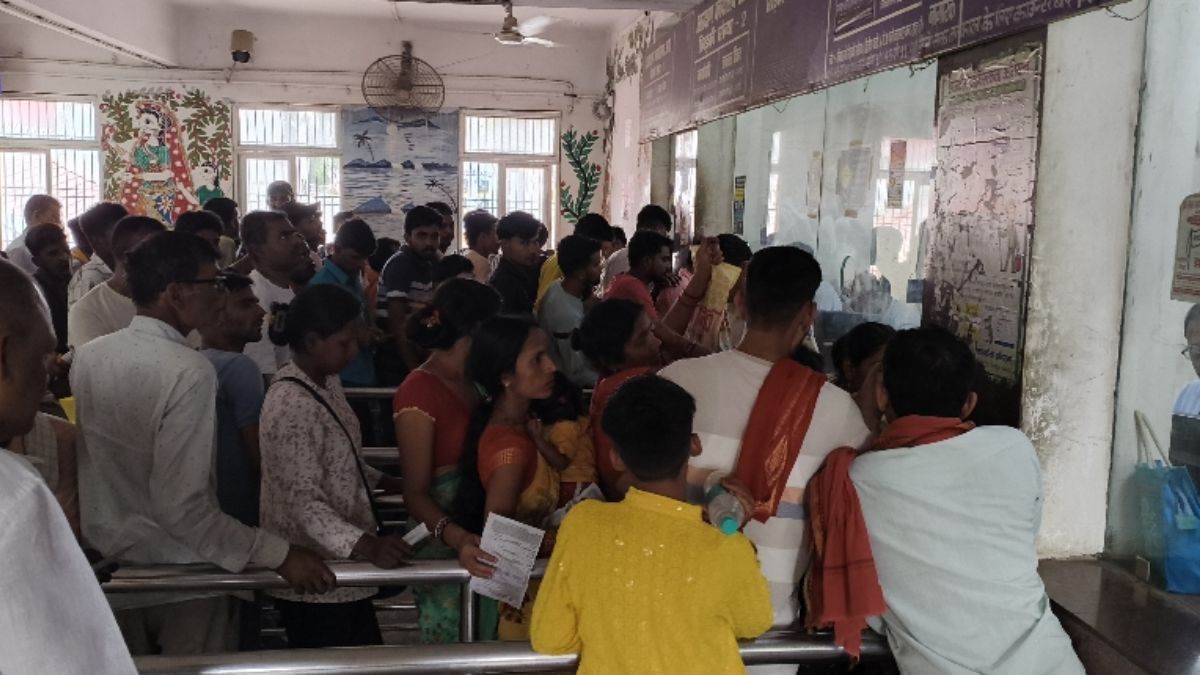 tatkal ticket rules big change in the rules of tatkal ticket booking now aadhaar and otp have become mandatory