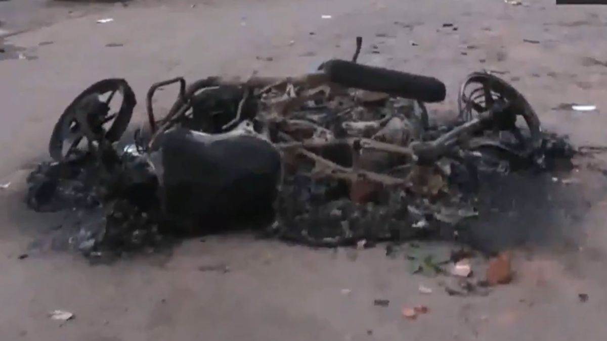 kolkata communal clash erupts over shop opening police injured