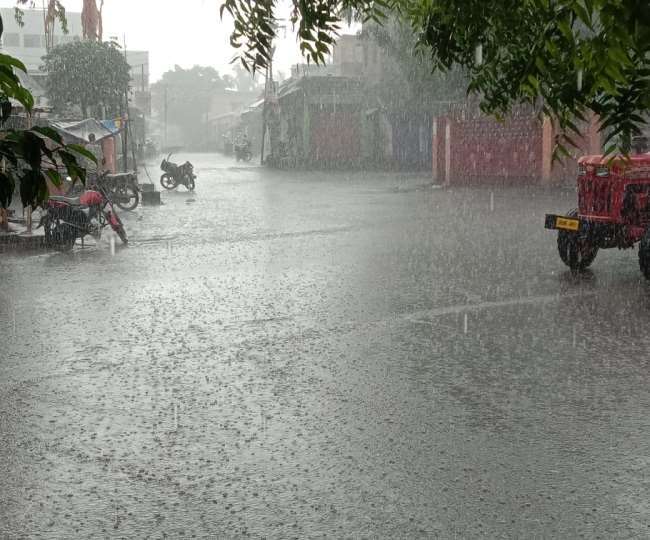 Monsoon 2020 प्रदेशभर में झमाझम बारिश के आसार लॉकडाउन-वीकेंड में घर पर लें  बारिश का मजा - Monsoon 2020 Scorching rain in Uttar Pradesh