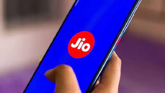 https://www.jagranimages.com/images/newimg/11072021/11_07_2021-22_06_2021-jio_smartphone_21762392_21820310.jpg