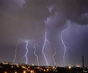 भारी बारिश की चेतावनी के बीच चीन के बीजिंग में पर्यटक स्थल बंद