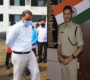 धनबाद के नए डीसी संदीप कुमार और नए एसएसपी संजीव कुमार ( फोटो फाइल)।