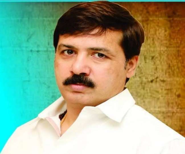 attachment notice pasted at residence of former jaunpur mp dhananjay singh police team from lucknow got it done