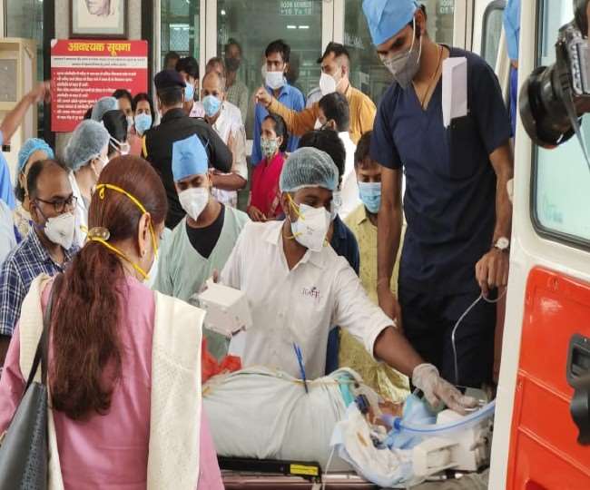 https://www.jagranimages.com/images/newimg/11072021/11_07_2021-lohia_institute_doctor_airlifted__21820664.jpg