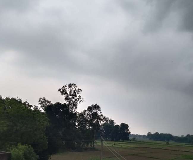 मौसम विभाग के मुताबित आज इन राज्यों में बारिश की संभावना है (फाइल फोटो)