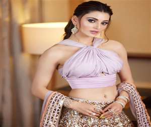 Urvashi Rautela shared sunday workout video. photo source @urvashirautela instagram.