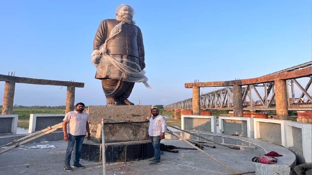 https://www.jagranimages.com/images/newimg/11072022/11_07_2022-atal_bihari_vajpayee_statue_in_moradabad_22881454.jpg