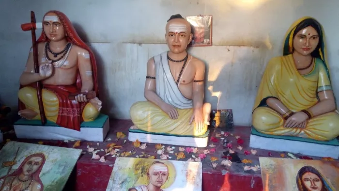 मंडन मिश्र, उनकी पत्नी उभय भारती और शंकराचार्य की प्रतिमा होगी स्थापित