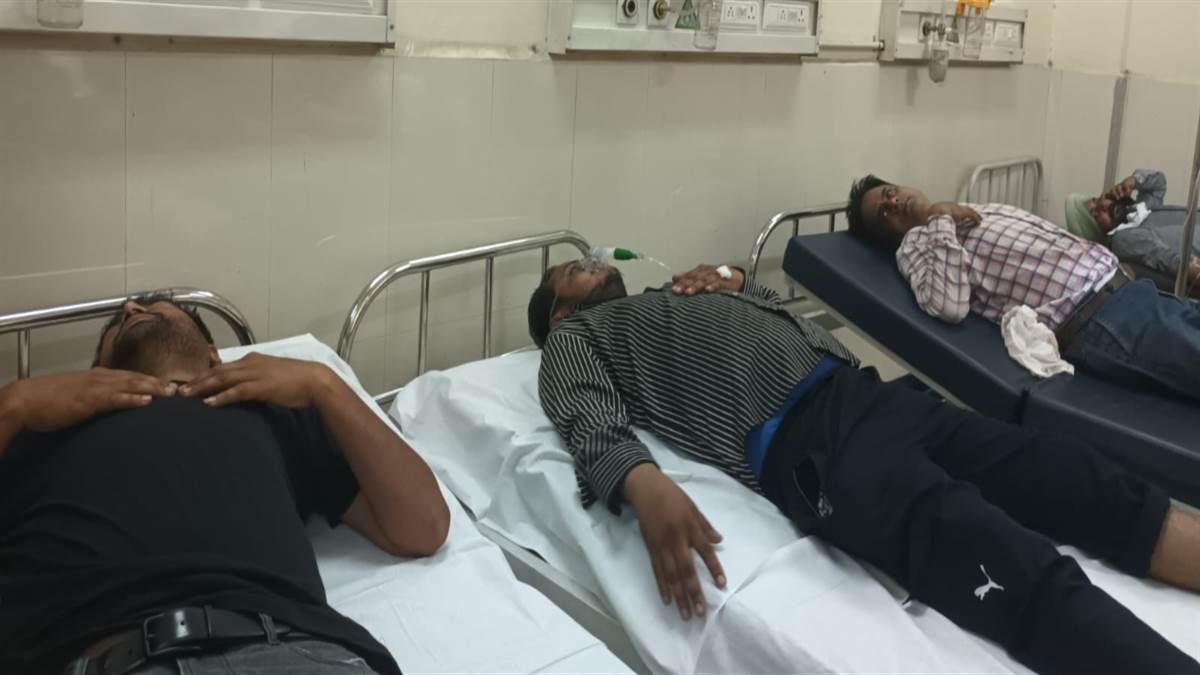 ammonia gas cylinder kept in iron godown in fatehgarh sahib mandi gobindgarh leaked and 14 people got affected due to gas leakage