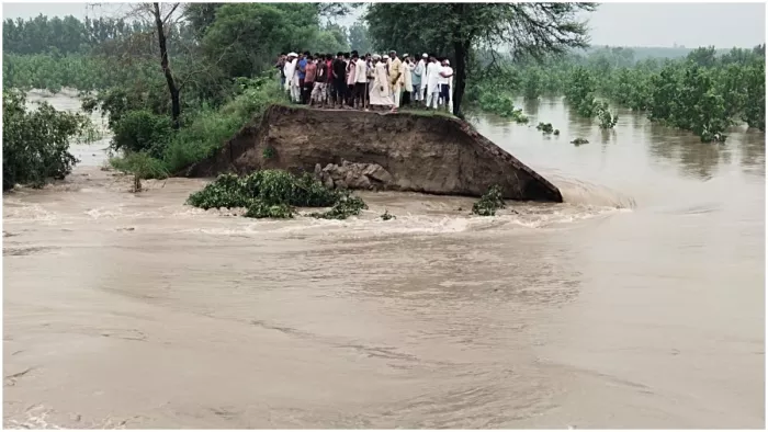 यमुना के पानी से सनौली खंड के 5 गांवों का संपर्क टूटा