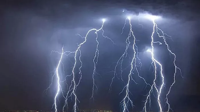 यूपी में आसमानी कहर से 52 लोगों की मौत। सांकेतिक तस्वीर
