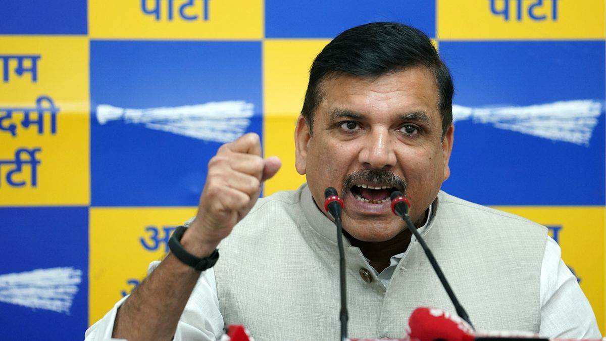 UP NEWS : AAP के राज्यसभा सांसद संजय सिंह सरेंडर करने पहुंचे कोर्ट, मजिस्ट्रेट ने सुनाया फिर यह फैसला - AAP Rajya Sabha MP Sanjay Singh surrendered in the court due to