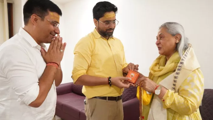 काशी विश्वनाथ दर्शन करने पहुंची जया बच्चन