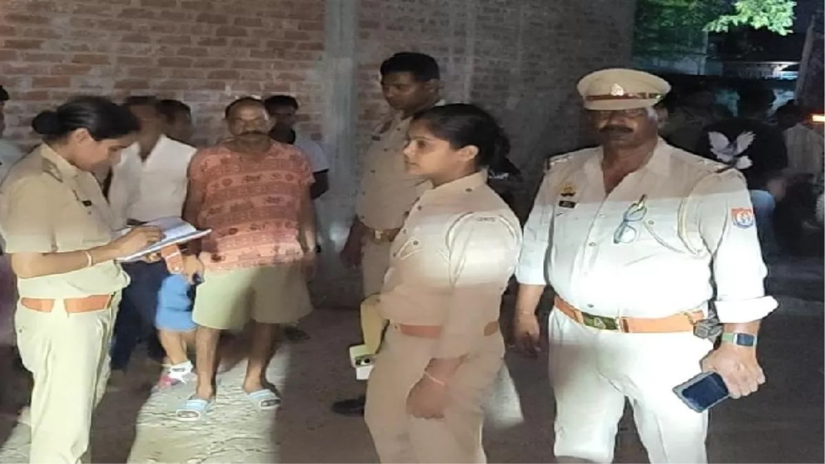 Auraiya News: फंदे से लटका मिला महिला का शव, जांच में जुटी पुलिस