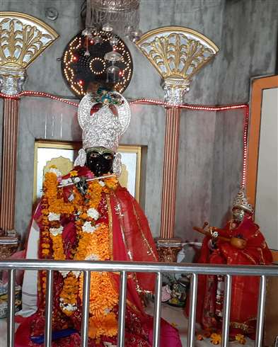 Krishna Janmashtami यह भगव न श र क ष ण क स थ र ध नह म र ब ई क म र त व र जम न ज न ए Krishna Janmashtami Krishna And Meera Murti In Brijraj Swami Temple Nurpur Jagran Special