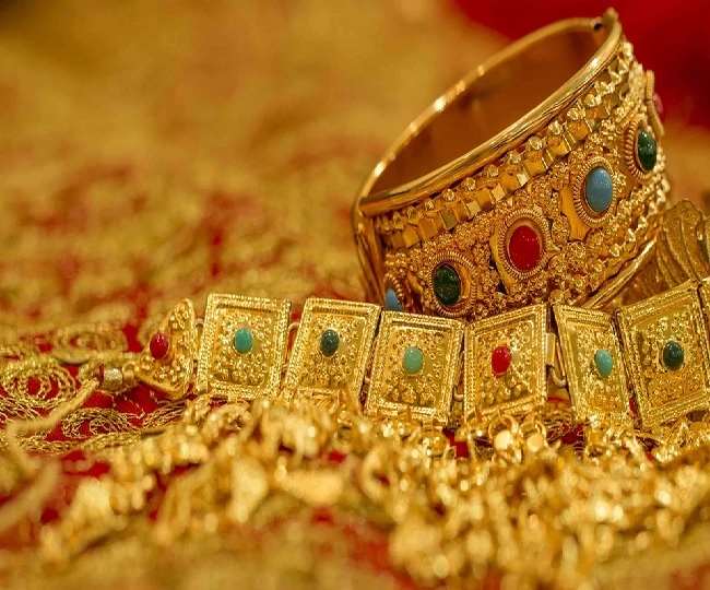 Gold Rate Today: सोने में जबरदस्त गिरावट, चांदी में भी आई भारी मंदी, जानिए क्या रह गए हैं भाव