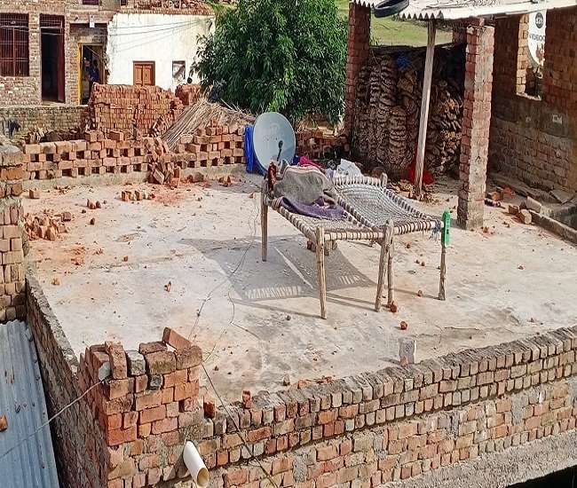 गांव गुतहरा में एक ही बिरादरी के दो परिवारों के बीच का विवाद दो समुदायों में फैल गया।