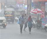 कुछ जिलों में अभी जारी रहेगा तेज बारिश का दौर।