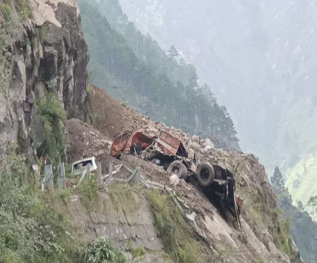 Himachal landslide tragedy 10 died and 13 injured rescued, sent to Bhabanagar, rescue work on full swing, many still stuck in HRTC bus and six vehicles