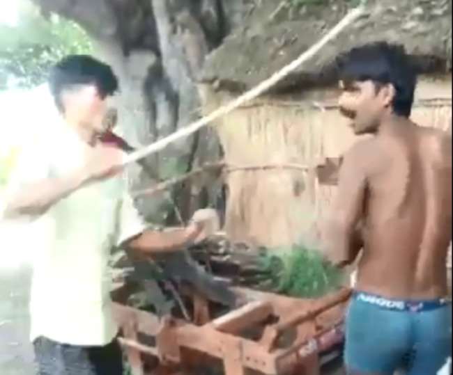 https://www.jagranimages.com/images/newimg/11082021/11_08_2021-thieves_were_beaten_up_naked_21918699.jpg
