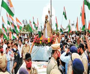 पूरे प्रदेश में तिरंगा यात्राएं निकालकर देशप्रेम की लौ भी जगा दी है। फाइल