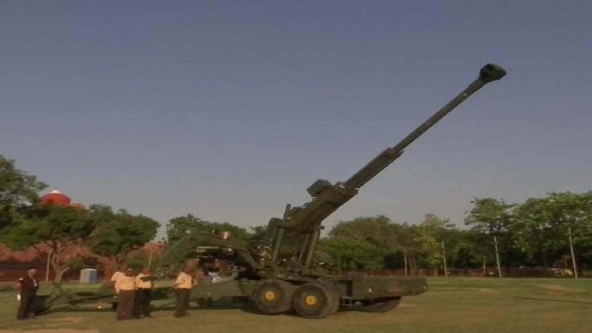 https://www.jagranimages.com/images/newimg/11082022/11_08_2022-advanced_towed_artillery_gun_system_22971785.jpg