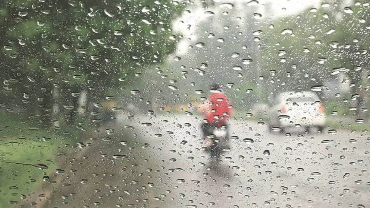Chandigarh Weather: मौसम ने ली करवट, हल्की बूंदाबांदी शुरू, गर्मी और उमस से बेहाल लोगों को मिली राहत
