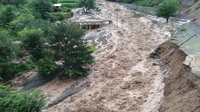 Heavy Rain In Uttarakhand : जौनसार-बावर में घरों में घुसा मलबा। जागरण