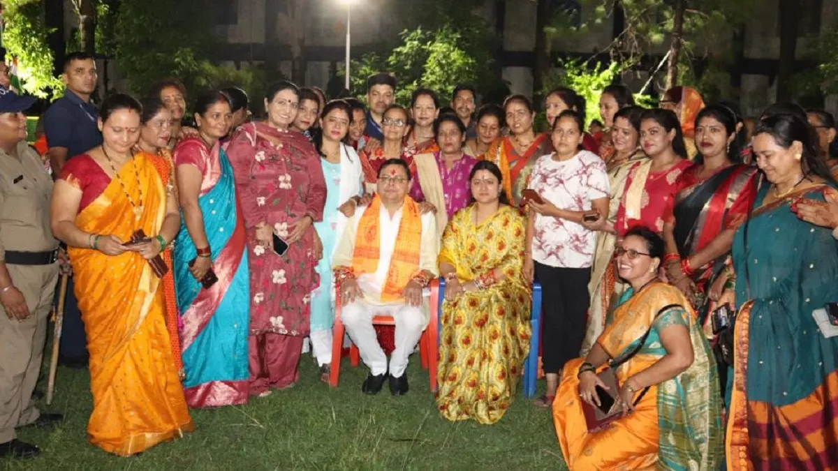 Raksha Bandhan 2022 : दिल्ली से सीधे बहनों से राखी बंधवाने खटीमा पहुंचे सीएम धामी