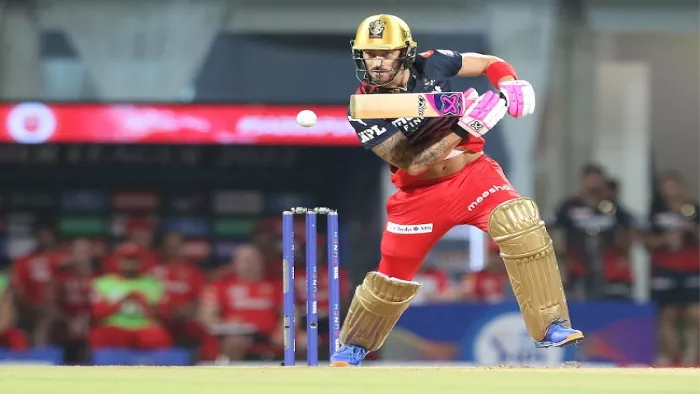 फाड डुप्लेसिस अब CSA T20 League में सीएसके द्वारा खरीदी टीम की तरफ से खेलेंगे (एपी फोटो)