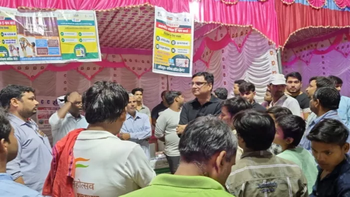 ई-श्रम कार्ड बनवाने के लिए श्रम विभाग द्वारा समय समय पर कैंप भी लगाए जा रहे हैं।