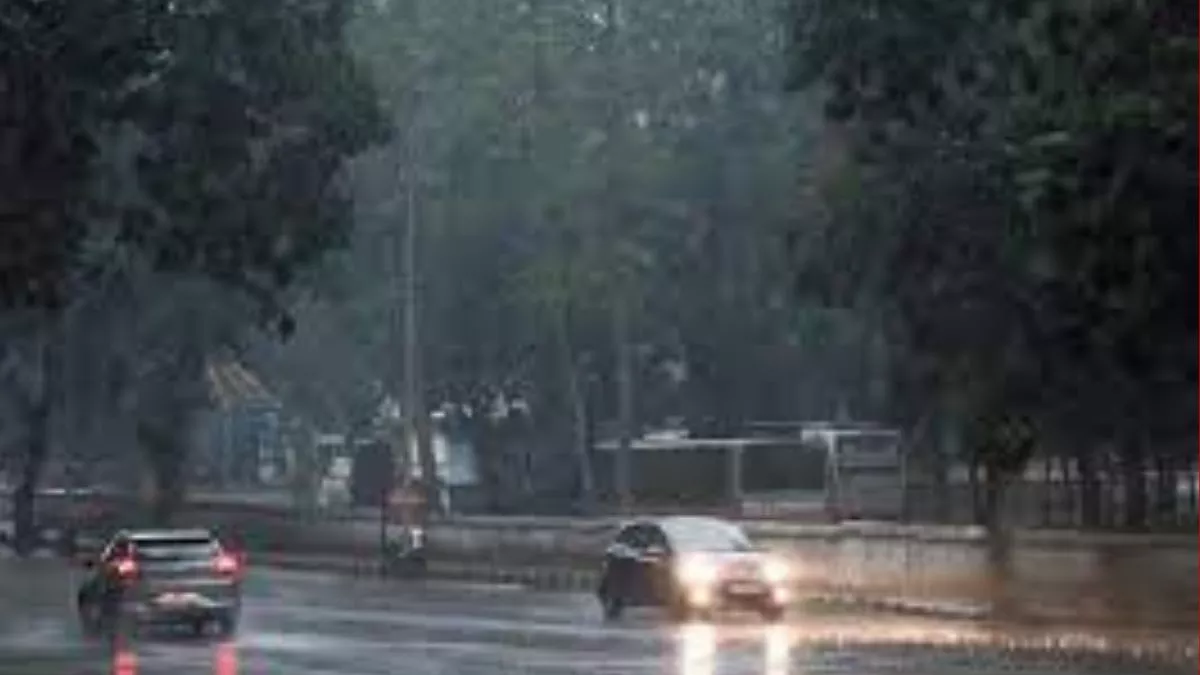 Weather Update: बारिश ने बढ़ाई लोगों की मुश्किलें, फिलहाल बारिश से राहत की उम्मीद नहीं, जानिए मौसम विभाग की भविष्यवाणी