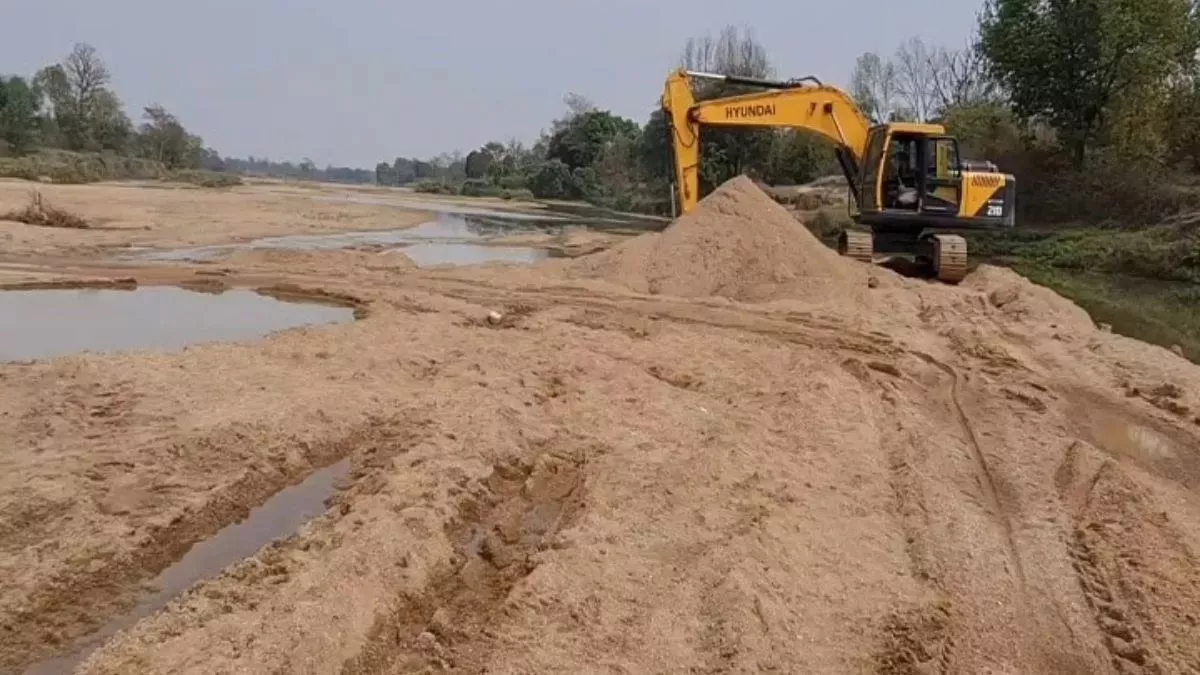 Lucknow: योगी सरकार ने सस्ते उप खनिजों के लिए 790 नये खनन क्षेत्र चिन्हित किए, प्रदेश के 10 जिले होंगे शामिल