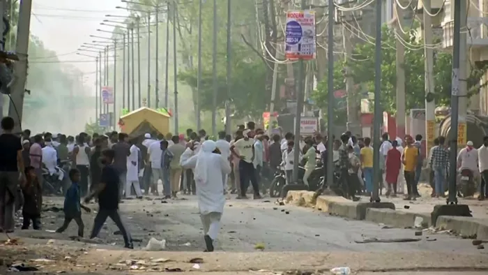 हरियाणा के नूंह में हुई हिंसा के मामले में कुल कुल 393 लोग गिरफ्तार हो चुके हैं।