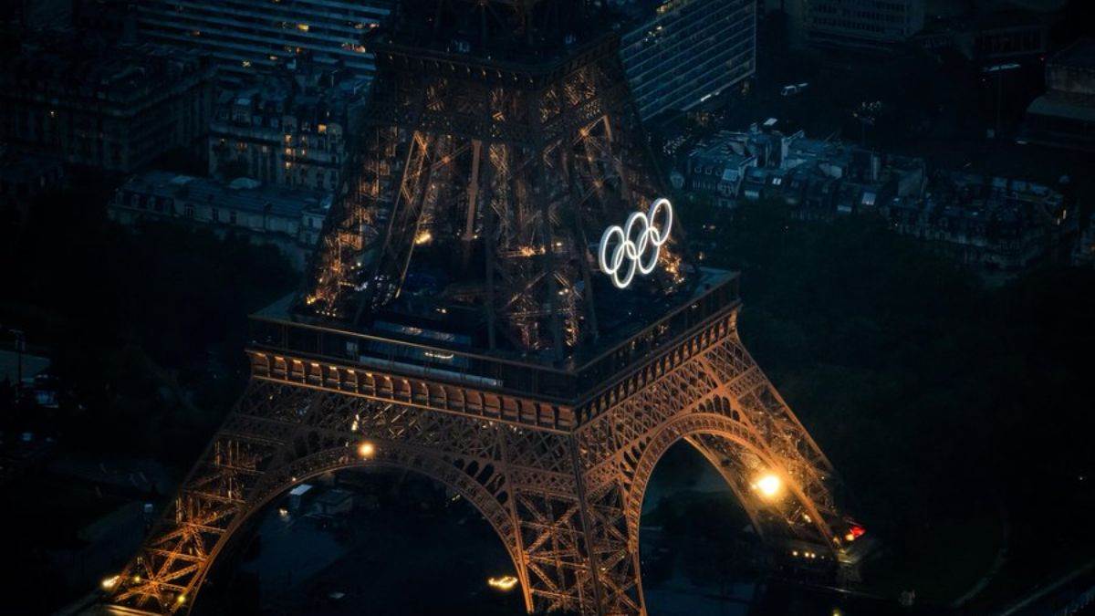https://www.jagranimages.com/images/newimg/11082024/11_08_2024-eifel_tower_23776597.jpg