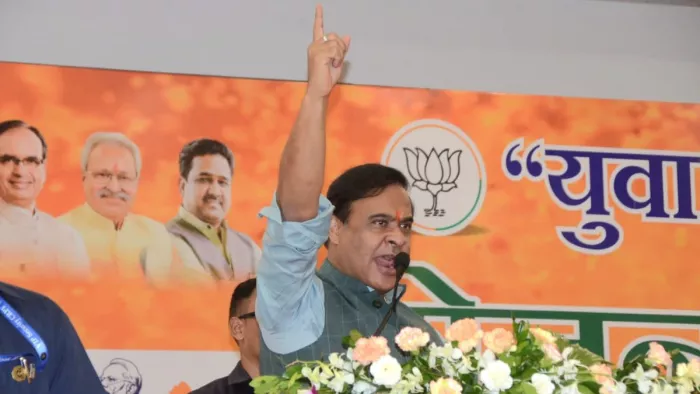 विदेश नीति के मामले में राहुल गांधी की गतिविधियां आपत्तिजनक: हिमंत सरमा।