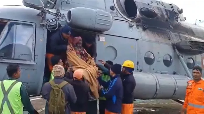 भारतीय वायुसेना ने भूस्खलन प्रभावित क्षेत्र से आखिरी शख्स का किया सफल रेस्क्यू