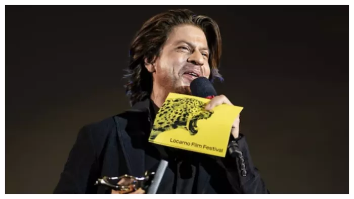 पार्डो अल्ला कैरिएरा अवॉर्ड से सम्मानित शाह रुख खान. फोटो क्रेडिट - एक्स प्लेटफॉर्म