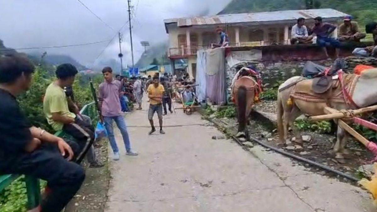 https://www.jagranimages.com/images/newimg/11082025/11_08_2025-chardham_yatra_avvajahi_24010203.jpg