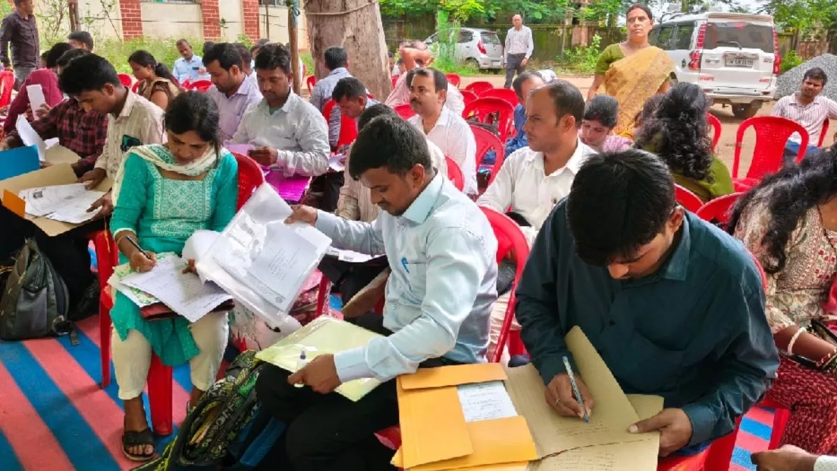 चतरा में असिस्टेंट प्रोफेसर संयुक्त परीक्षा में सफल 78 अभ्यर्थियों की हुई काउंसलिंग, जल्द मिलेगा नियुक्ति पत्र