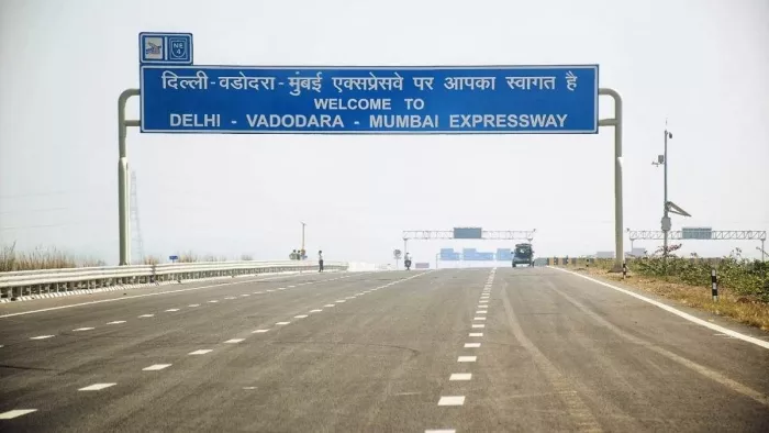 दिल्ली-मुंबई एक्सप्रेसवे : जिंदगी बचाने के लिए ढाई किलोमीटर के अंतराल पर बनाई जाएगी पीली पट्टी