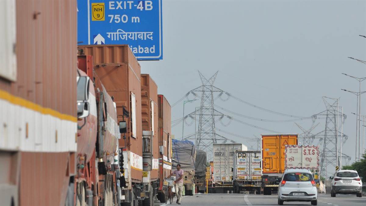ncr ghaziabad news epe to get truck lay bays to reduce accidents
