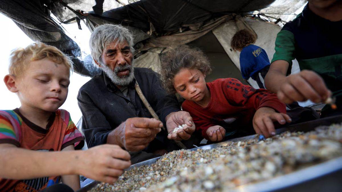 https://www.jagranimages.com/images/newimg/11082025/11_08_2025-gaza_israel_firing_24009479.jpg