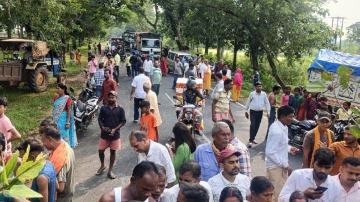 https://www.jagranimages.com/images/newimg/11082025/11_08_2025-giridih_accident_news_24010309.jpg