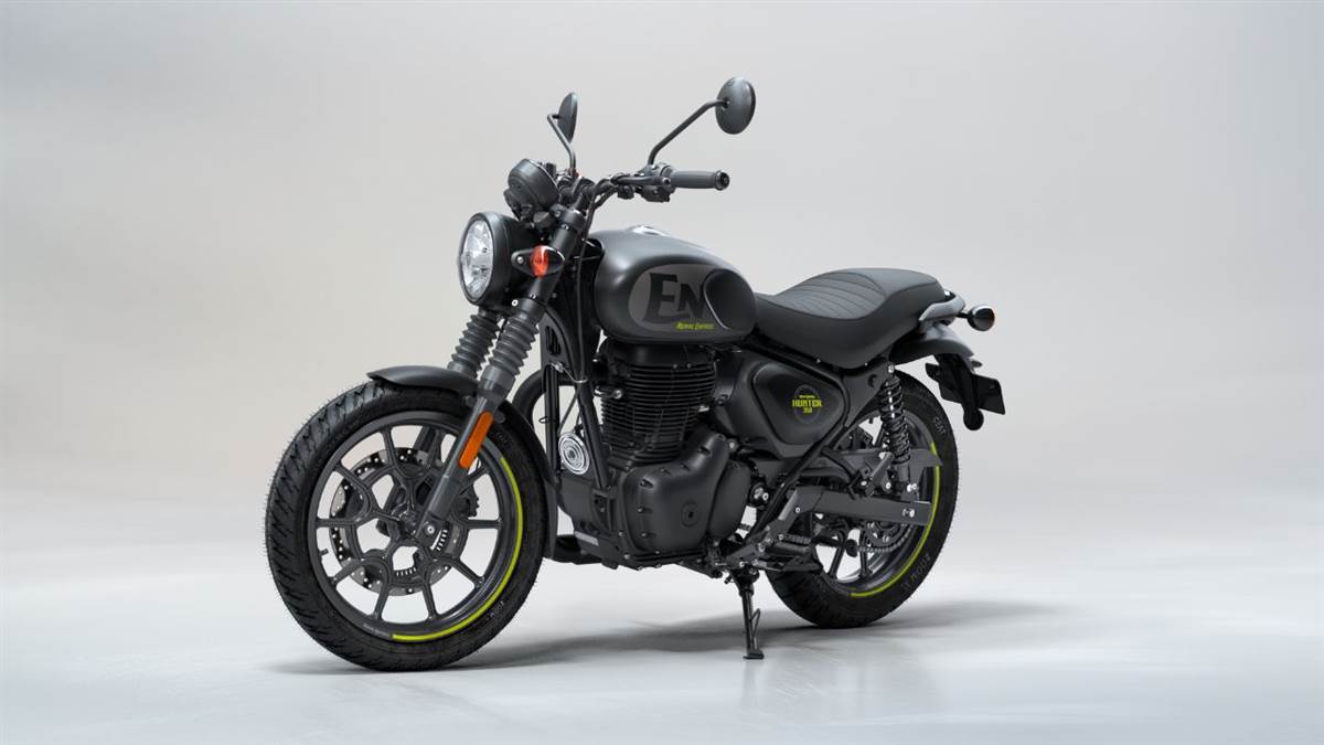 https://www.jagranimages.com/images/newimg/11082025/11_08_2025-hunter_new_color_020117_24010012.jpg